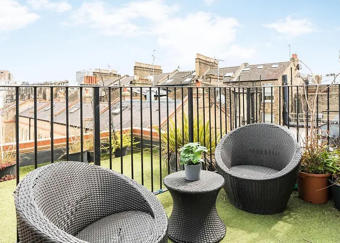 Cozy 2 Bedroom / Earls Court / Balcony